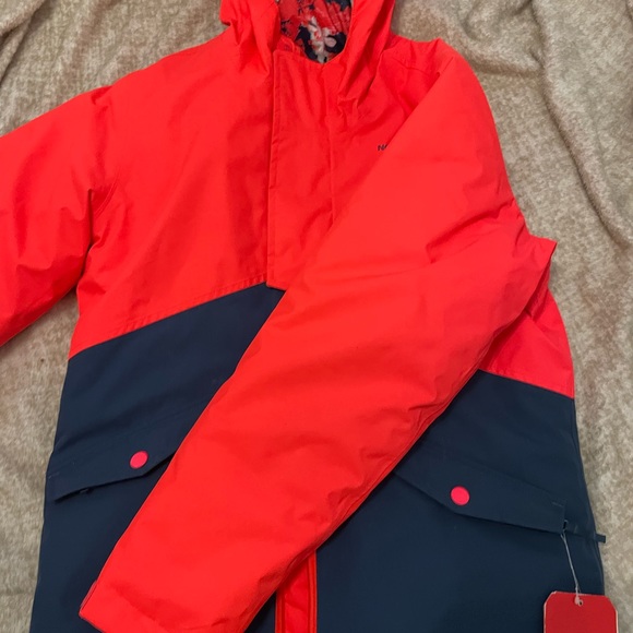 Brand New ‘The North Face’ Rain Coat/Wind Breaker - Picture 3 of 5